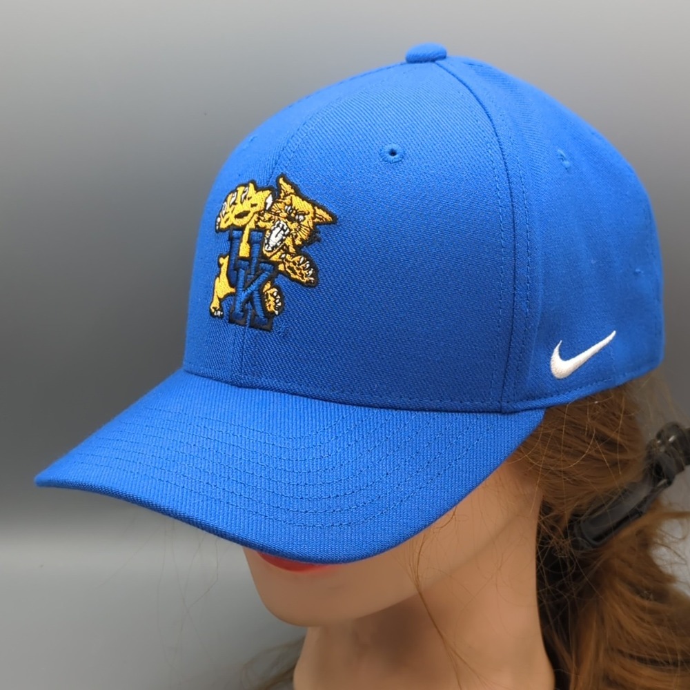 Kentucky Wildcats Nike Classic99 Dri-Fit Hat Cap Fitted Size M/L Blue